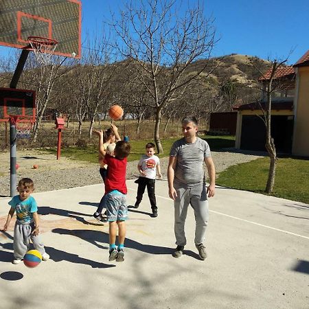 Family House Near Motorway 6 Guests 3 Bedrooms Veles Extérieur photo