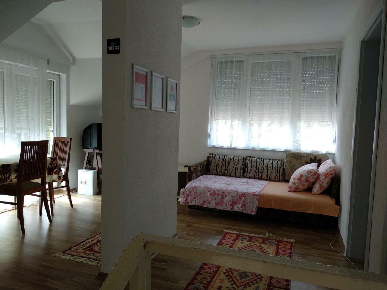 Family House Near Motorway 6 Guests 3 Bedrooms Veles Extérieur photo