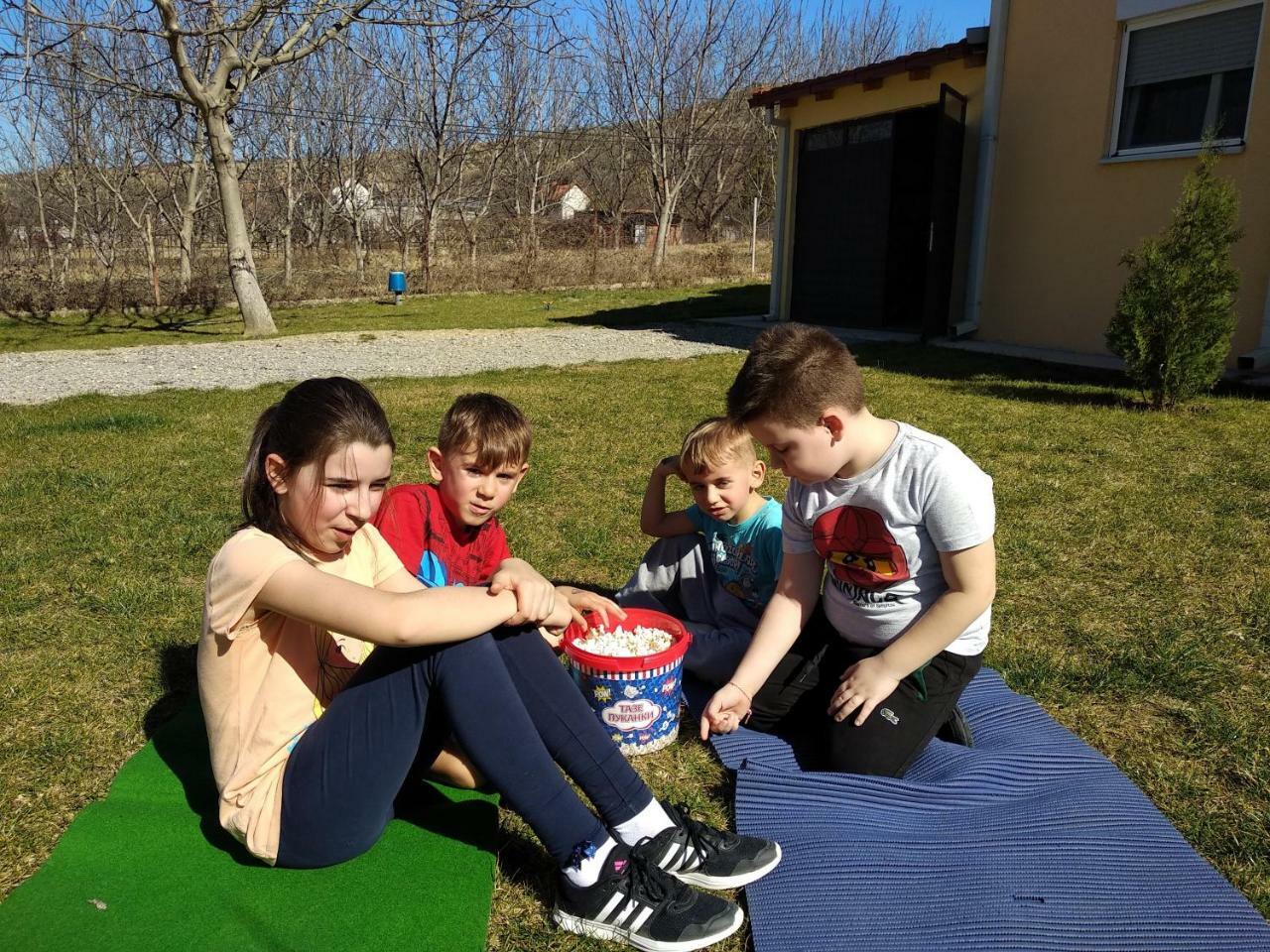 Family House Near Motorway 6 Guests 3 Bedrooms Veles Extérieur photo
